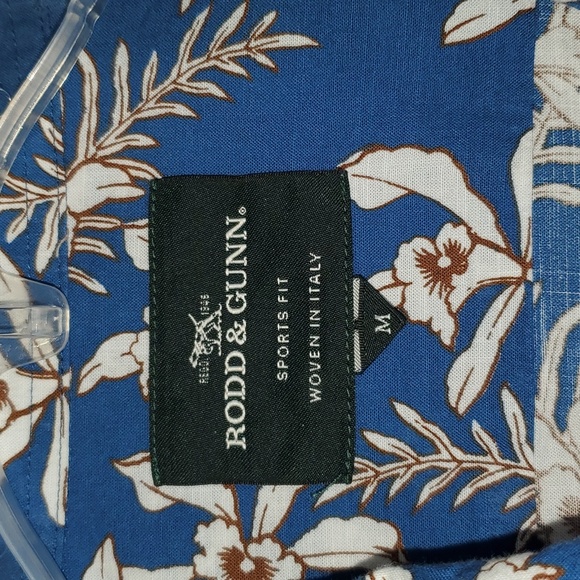 RODD & GUNN  Sports Fit Blue Floral Print Button Up Camp Shirt Medium Casual - Picture 2 of 9